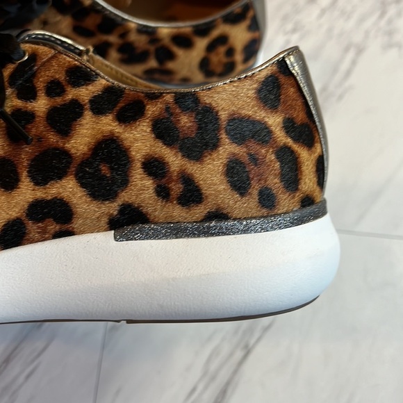 Johnston & Murphy Women Dakota leopard calf hair lace up sneaker size 6 - Picture 4 of 8